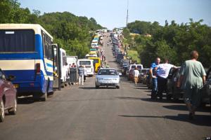 Вчера пункты пропуска на Донбассе пересекли более 20 тысяч человек