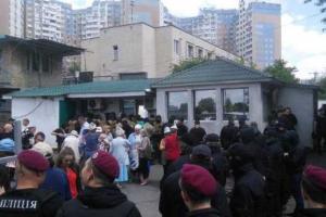 В сети появилось жуткое видео перестрелки на автостоянке в Киеве