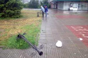 В Луганске перебили фонари, празднуя день «республики»