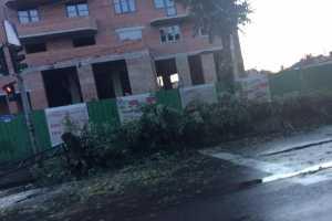 Разрушительный шторм в Луцке: город превратился в зону бедствия