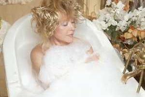 Алла Пугачева снялась обнаженной для шоу Максима Галкина