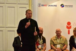 Аброськин: Нужно разделять, кто террорист, а кто оказался заложником вооруженных оккупантов