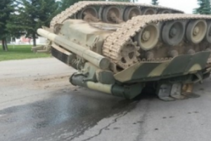 В Московской области РФ перевернулся танк 