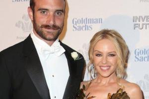 Кайли Миноуг тайно вышла замуж: избранник на 20 лет моложе нее