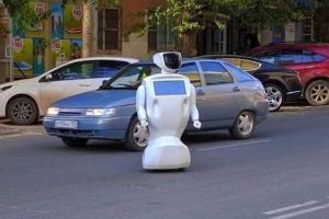 В России робот сбежал с полигона и устроил пробку на дороге