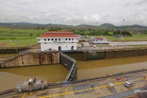 В районе Панамского канала столкнулись суда: более 20 пострадавших