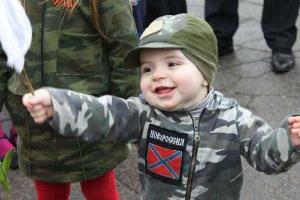 Журналист: Боевики Донбасса специально отправляют детей под снаряды