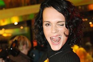 Фото обнаженной дочери певицы Славы попали в Сеть