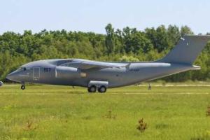 Гройсман: Азербайджан подписал с Украиной контракт о закупке 10 самолетов Ан-178