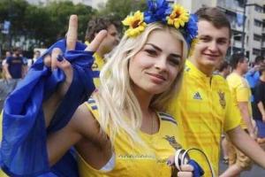 Евро-2016: Украинку назвали самой красивой болельщицей на турнире