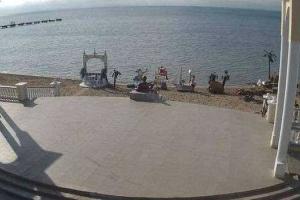 В сети появились фото пустых крымских пляжей