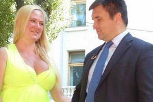 В Сети появились "пикантные" фото Климкина с журналисткой