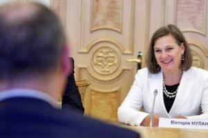 Стало известно, о чем говорили Нуланд и Порошенко