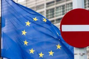 В ЕС тормозят продление санкций против России - источник