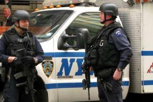 В Нью-Йорке неизвестный открыл огонь по детям на детской площадке