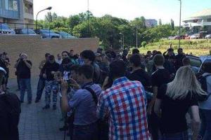 В сети опубликовано видео столкновений активистов с полицией в Одессе