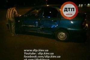 ДТП с пострадавшими в Киеве: 2 автомобиля столкнулись на перекрестке