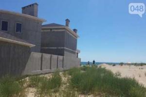 Дачу Литвина под Одессой смыло в море штормом