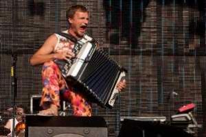 Олег Скрипка и "Вопли Видоплясова" посвятят свои выступления бойцам украинской армии