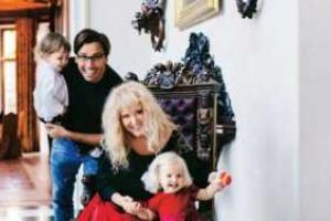 Поклонники в восторге от нового фото маленькой дочки Пугачевой и Галкина