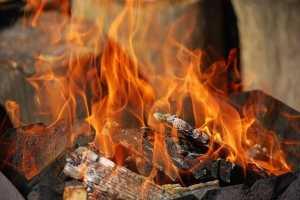 За отказ выйти замуж 19-летнюю девушку спалили заживо в Пакистане