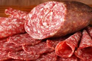 Супруга Януковича торгует колбасой в оккупированном Севастополе