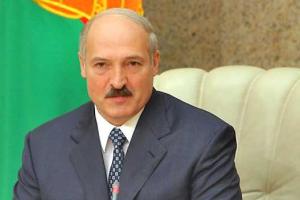 Александр Лукашенко призвал людей раздеваться и работать