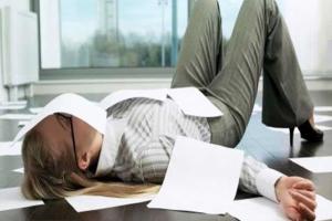 Медики бьют тревогу: Трудоголизм приводит к опасным заболеваниям