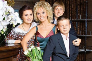 Дети Валерии впервые рассказали о насилии со стороны отца 