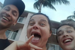 Тарзан выложил в сеть неудачное селфи с Королевой