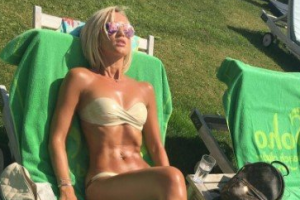 Ольгу Бузову раскритиковали за слишком худой живот 