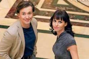 Сергей Безруков с женой и новорожденной дочкой отдыхают на даче