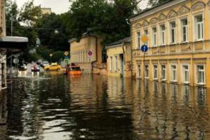 Москва ушла под воду из-за сильнейших ливней