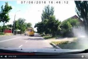 Страшное происшествие в Херсоне: у маршрутки отлетели колеса на полном ходу