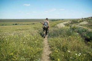 В Марьинке на растяжке подорвался украинский военный: ногу и руку спасти не удалось