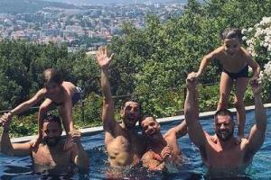 Рики Мартин с детьми и новым бойфрендом отдыхает на Канарах