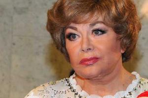 У 78-летней Эдиты Пьехи отказали ноги