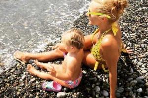 Татьяна Навка придумала новый способ прогулки с маленькой дочкой