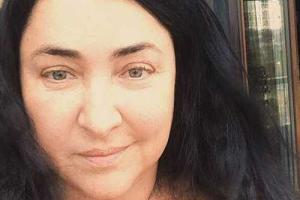 Лолита Милявская поразила поклонников снимком без макияжа