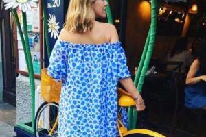 Беременная Ксения Собчак каталась на велосипеде по Москве 