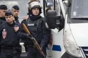 Во Франции вооруженные преступники захватили церковь и удерживают в заложниках около пяти человек