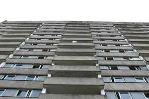 В Киеве парочка, занимающаяся любовью, выпала с балкона 4 этажа