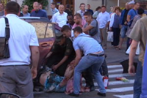 В сети появилось видео вытаскивания из автомобиля еще живого Шеремета (18+)