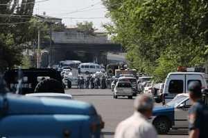 В Ереване начали эвакуировать людей, в городе поднялась паника