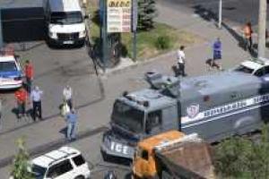 В Армении началось вооруженное восстание: неизвестные захватили здание полиции