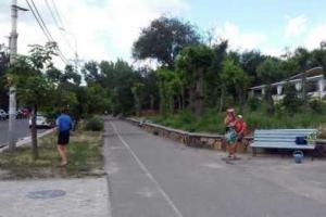 В Мариуполе полицейский хотел остановить драку, но получил серьезное ножевое ранение