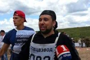 Пушилин рассмешил публику на соревновании в Крыму, не сумев покорить игрушечный "Эверест"