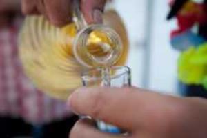 Алкоголь в малых дозах может вызвать рак - ученые