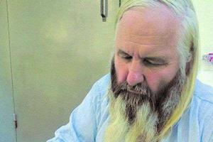 Бомж, живущий под Верховной Радой, стал талисманом для депутатов