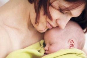 Все больше украинок сознательно становятся матерями-одиночками